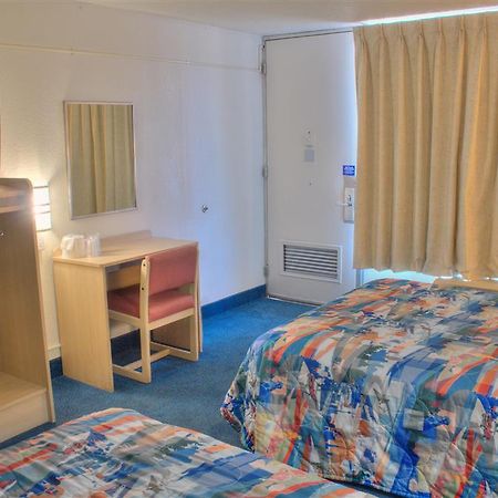 Vagabond Inn Эль-Пасо Номер фото
